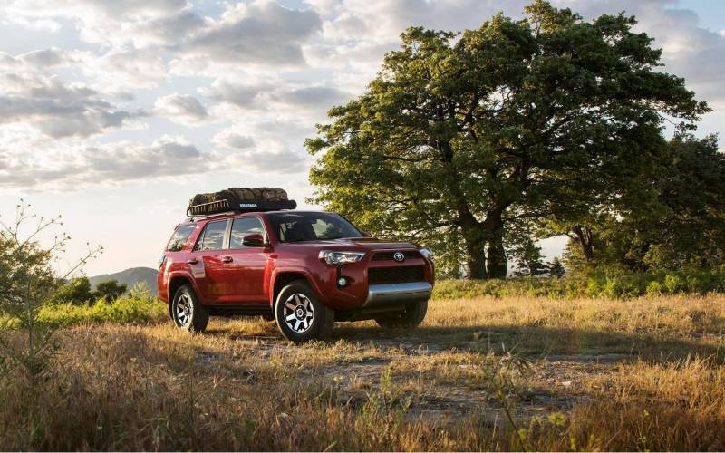 Comparison Toyota 4Runner TRD OFFRoad 2019 vs Toyota Hilux Surf 2017 SUV Drive